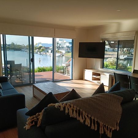 Captains Cove Resort - Waterfront Apartments Paynesville Esterno foto