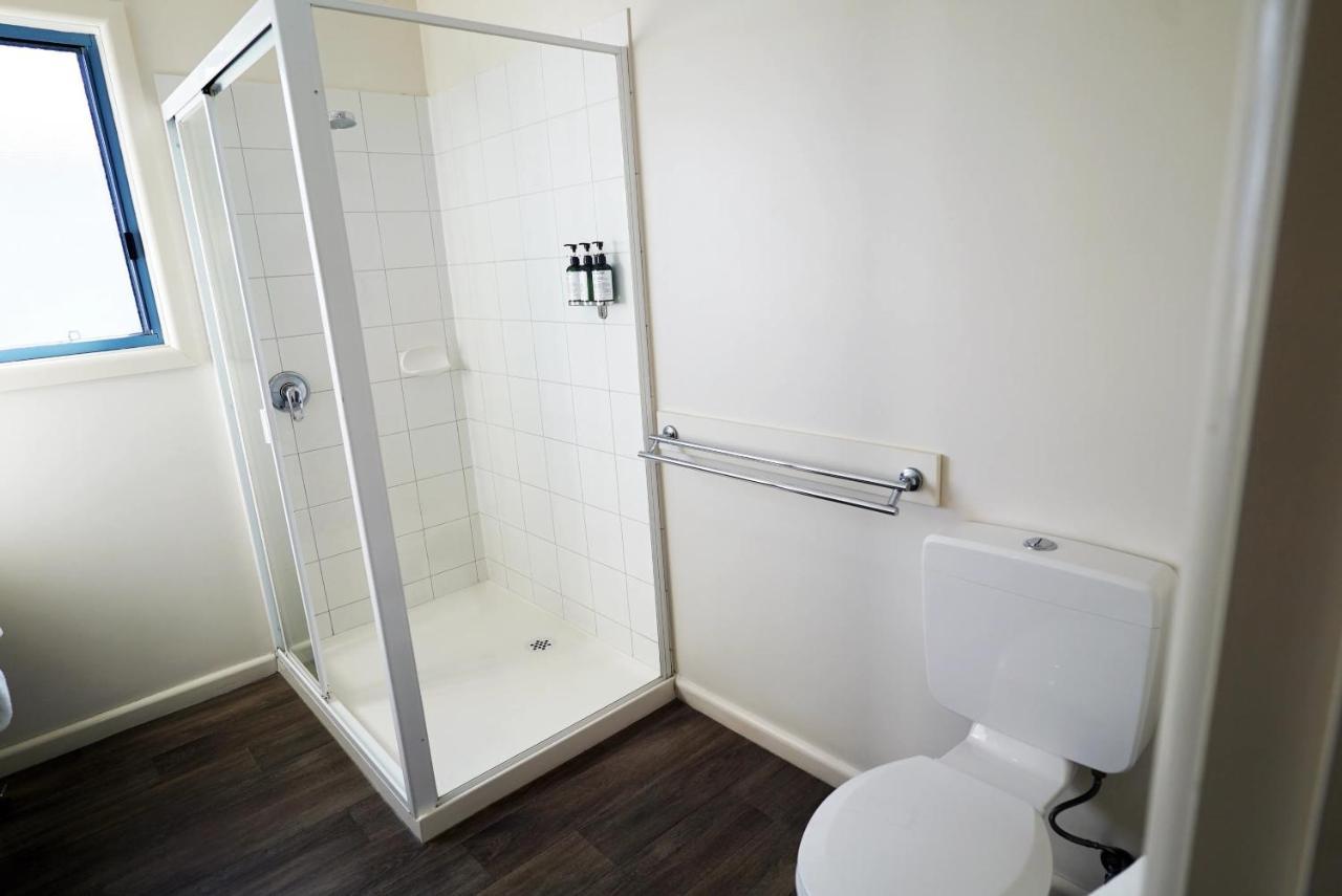 Captains Cove Resort - Waterfront Apartments Paynesville Esterno foto