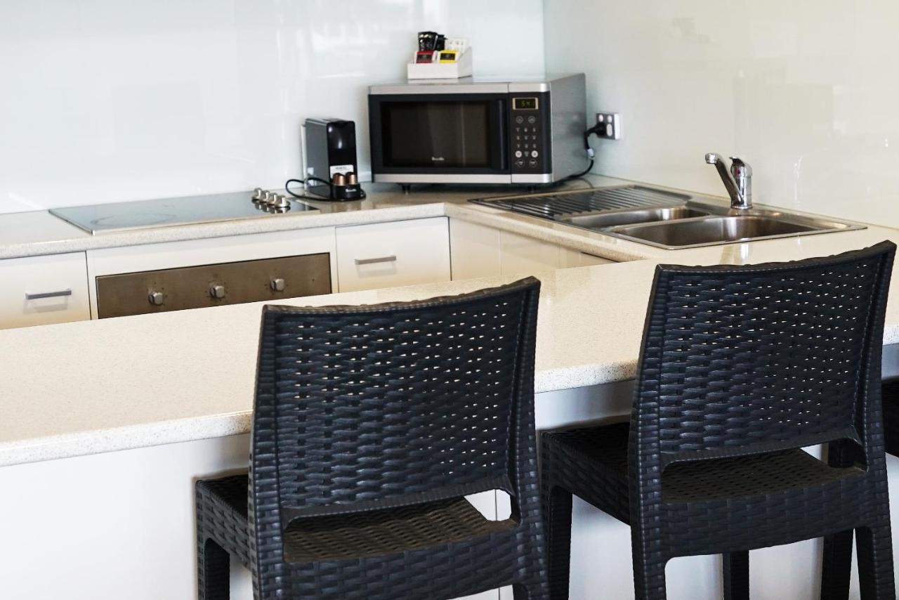 Captains Cove Resort - Waterfront Apartments Paynesville Esterno foto
