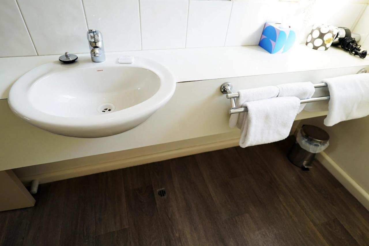 Captains Cove Resort - Waterfront Apartments Paynesville Esterno foto