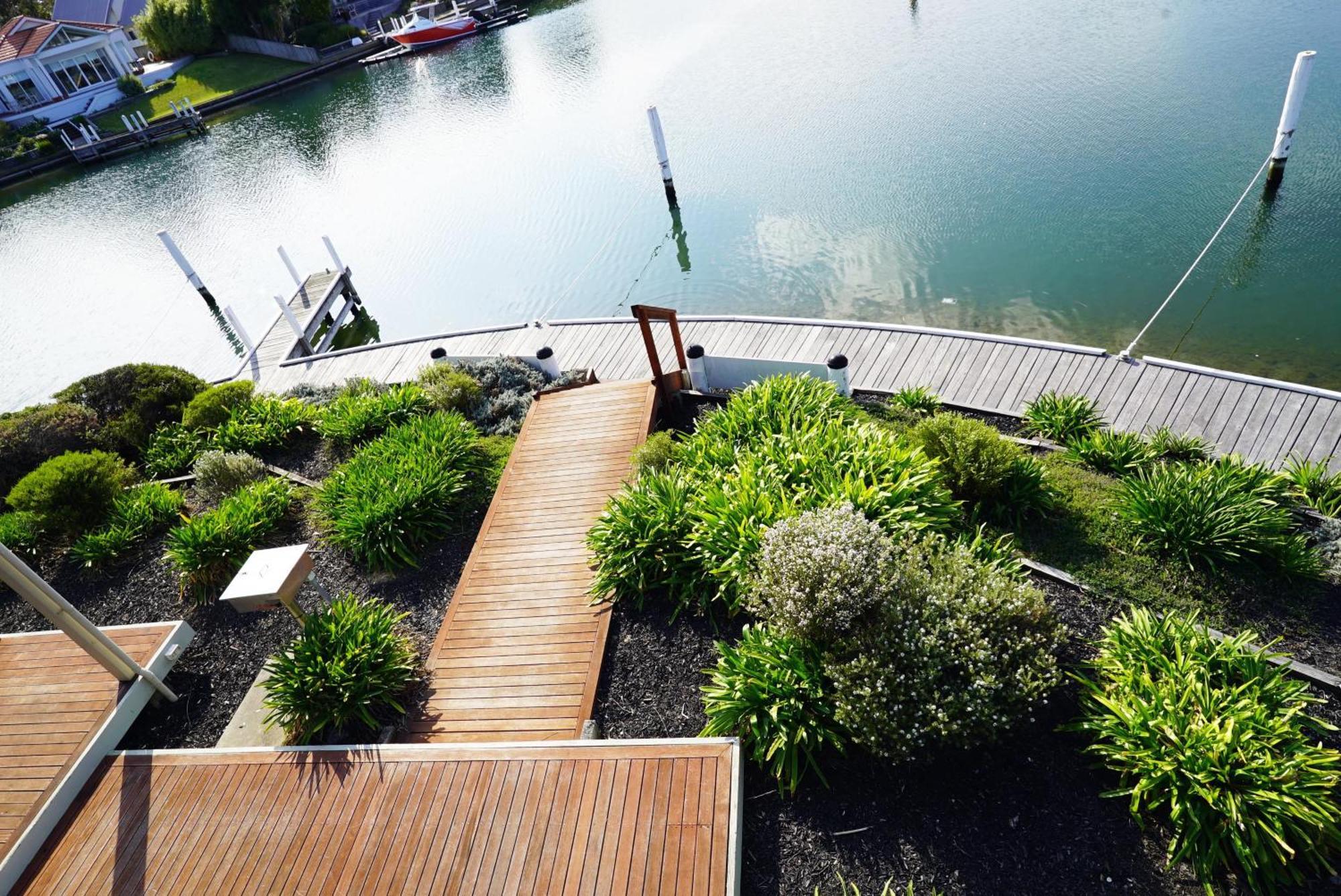 Captains Cove Resort - Waterfront Apartments Paynesville Esterno foto